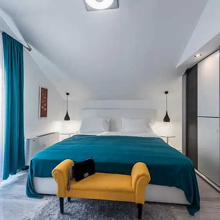 Luxury Morea * Zára