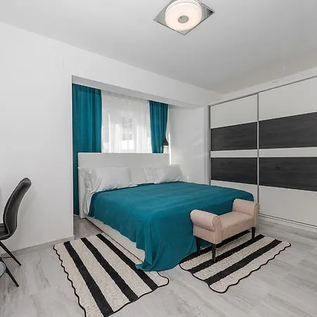 Luxury Morea זאדאר