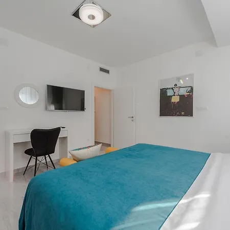 Luxury Morea דירה זאדאר