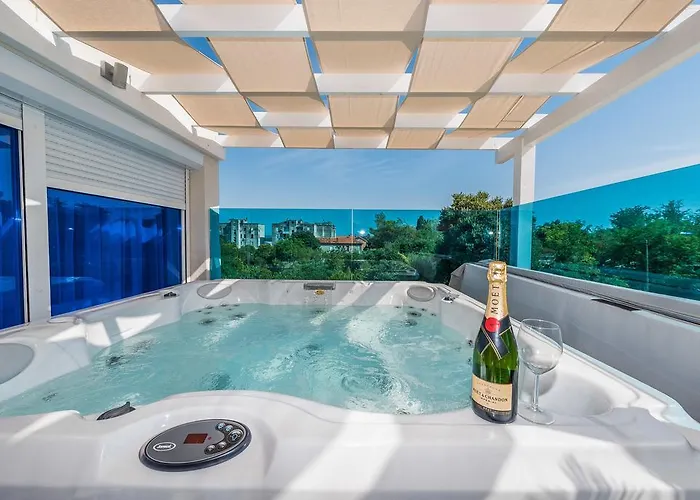 Luxury Morea Задар